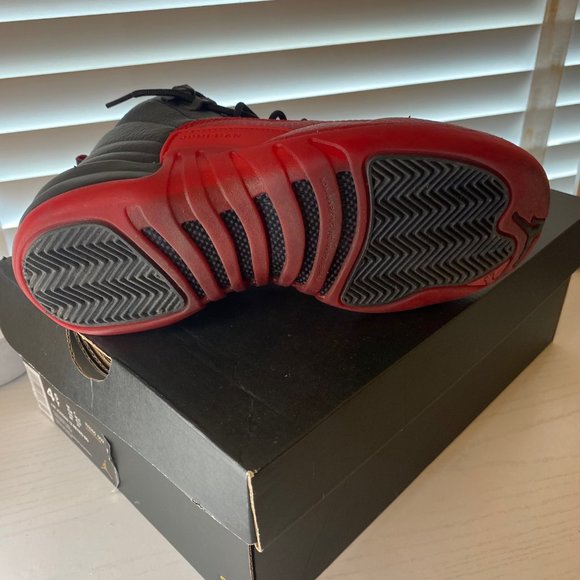 Air Jordan Retro Grade School Flu Game - Picture 2 of 7